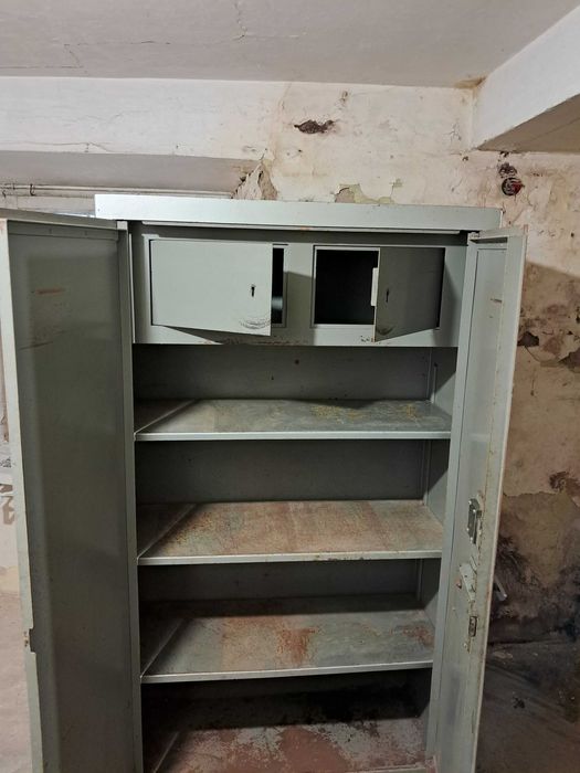 Szafka metalowa sejf.