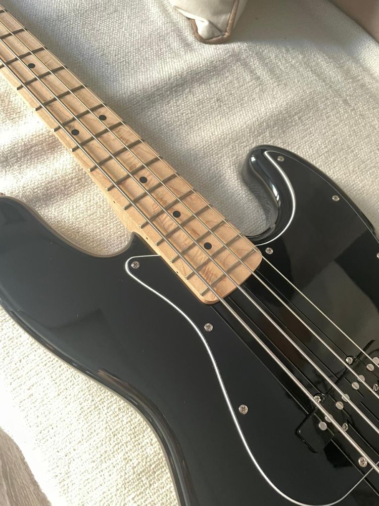Squier Affinity Series Jazz Bass