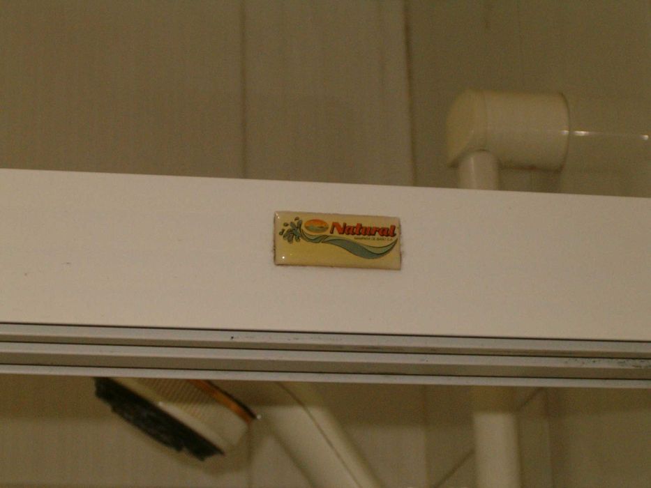 resguardo de banheiro, portas de correr com espelhos