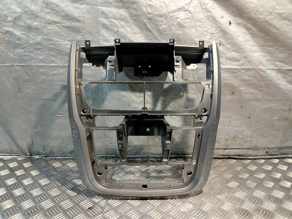 Obudowa Panel Środkowy  Konsola Iveco Stralis 460 E6  504309992