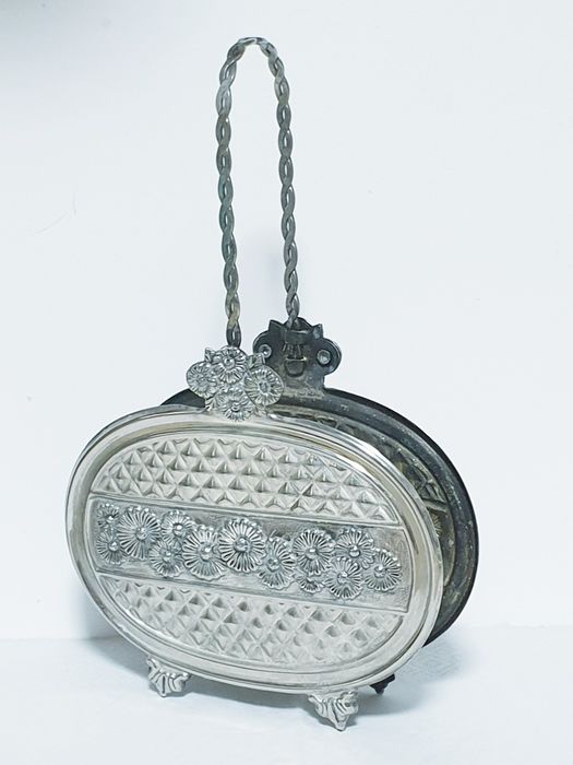 Lindo antigo suporte para guardanapos com banho em prata