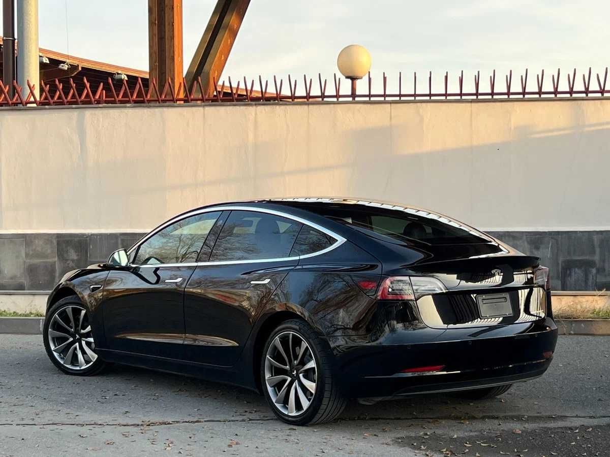 Tesla Model 3 Long Range 2019