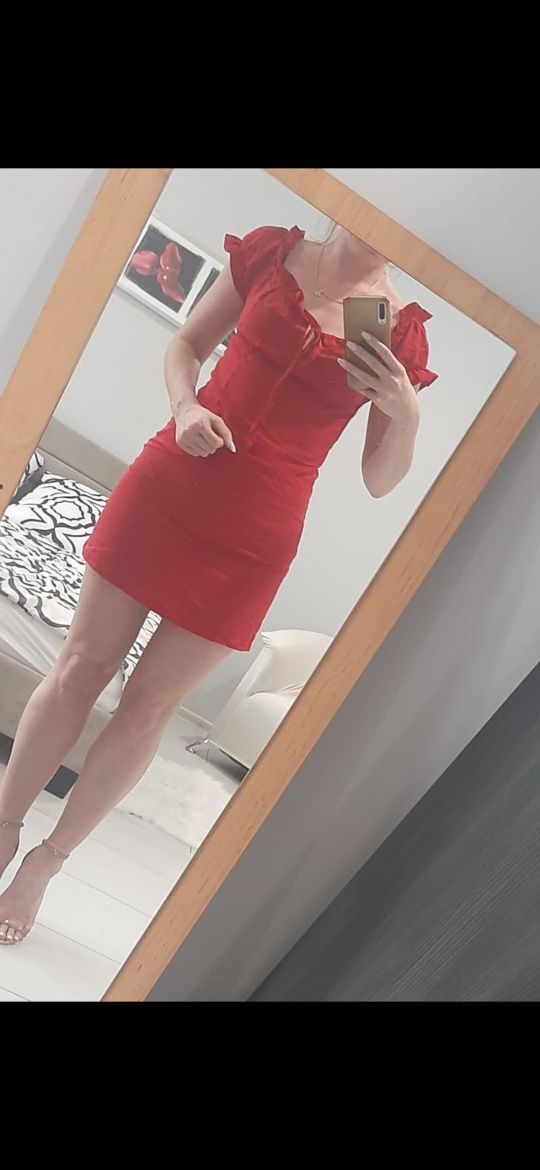 Czerwona sukienka XS
