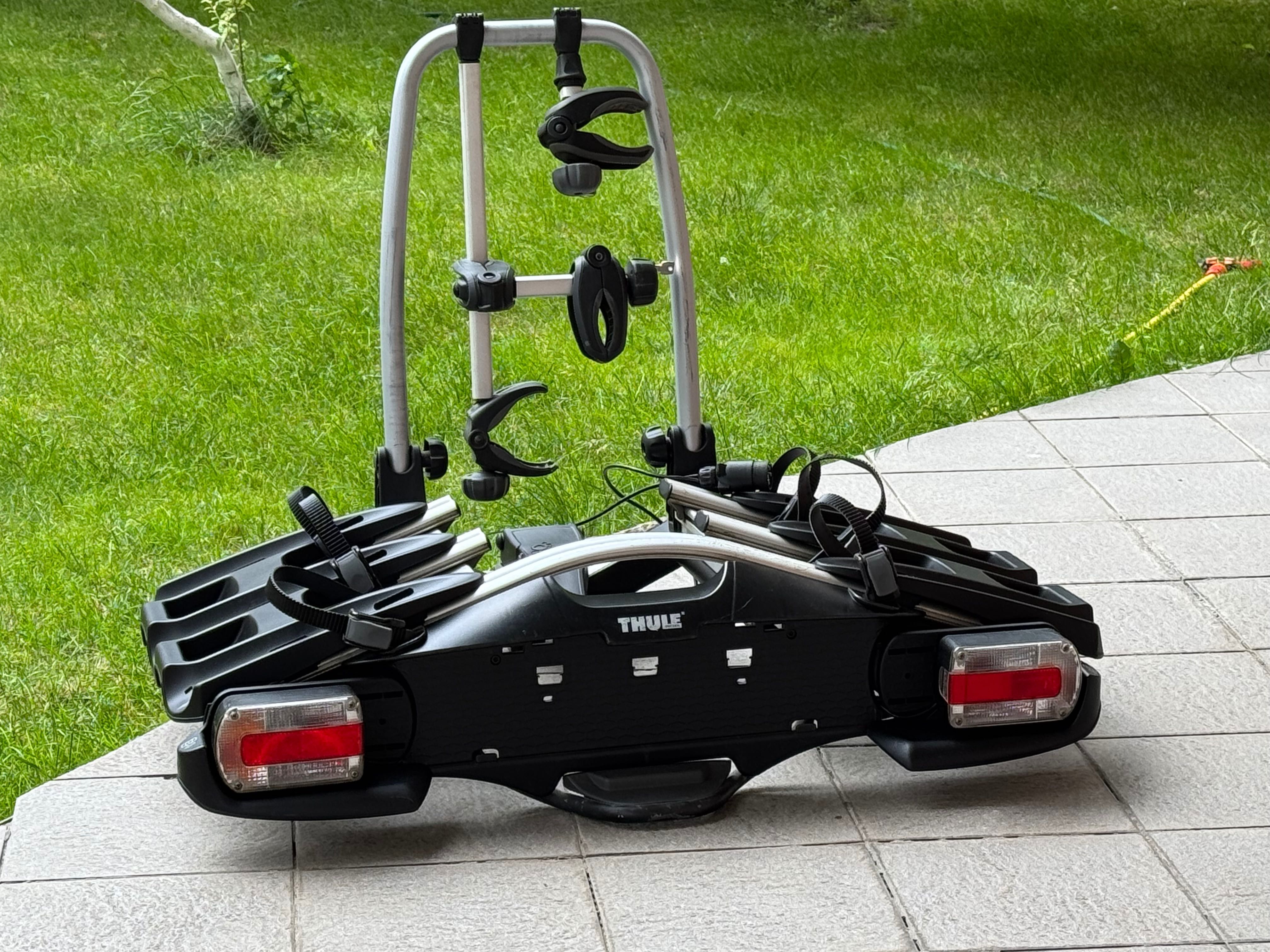 Thule Velocompact велокріплення на фаркоп автомобіля