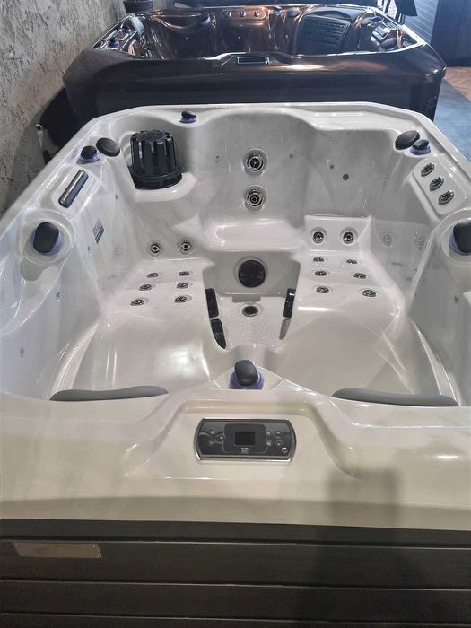 Wanna Spa z hydromasażem, jacuzzi