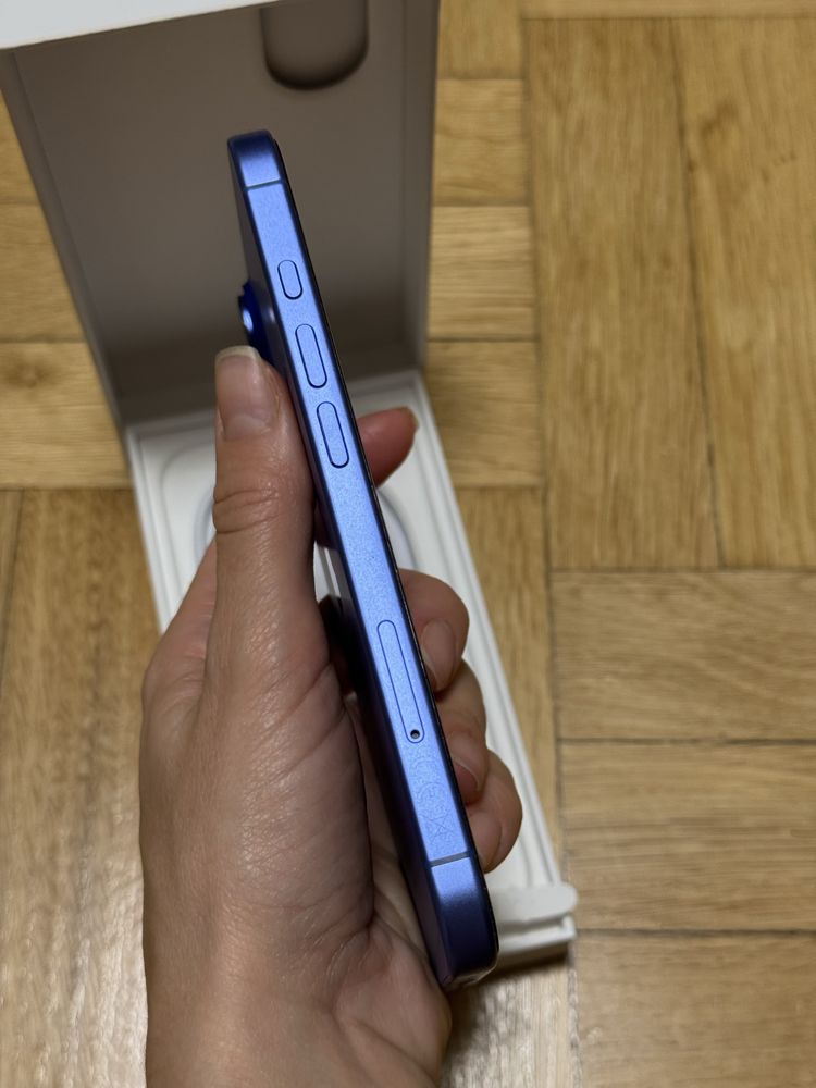 Iphone 16 128gb офіційний на гаранатії