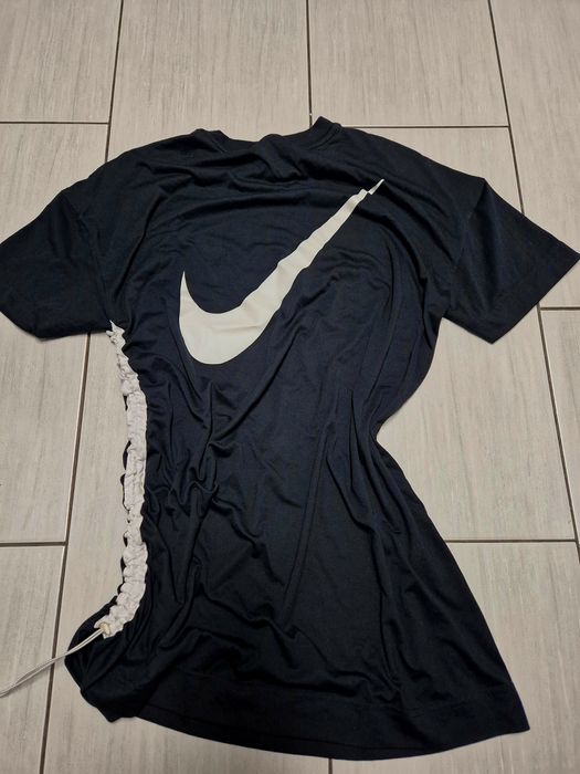 Sukienka Nike regulowana dlugosc