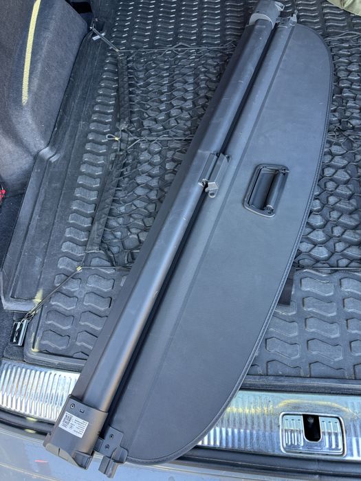 Шторка / полка в багажник Audi Q8 оригінал