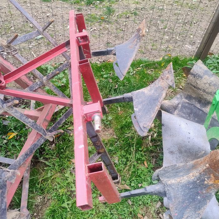 Okazja sprzedam Traktor z osprzętem