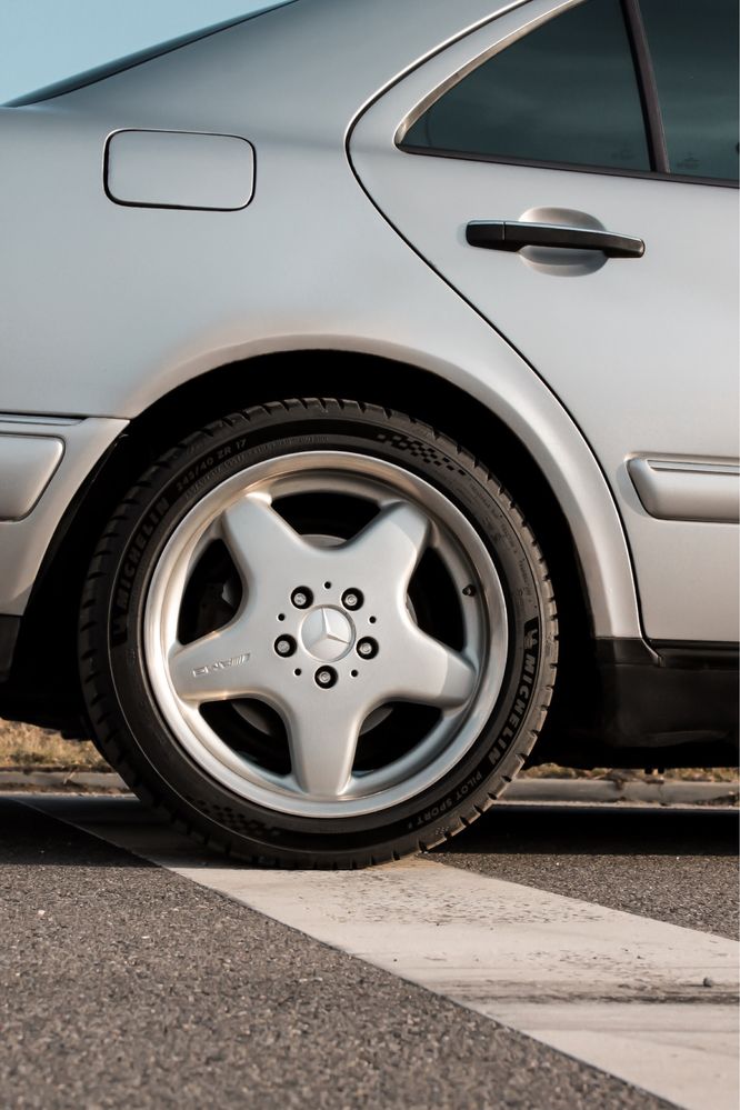 Mercedes-Benz E430 w210