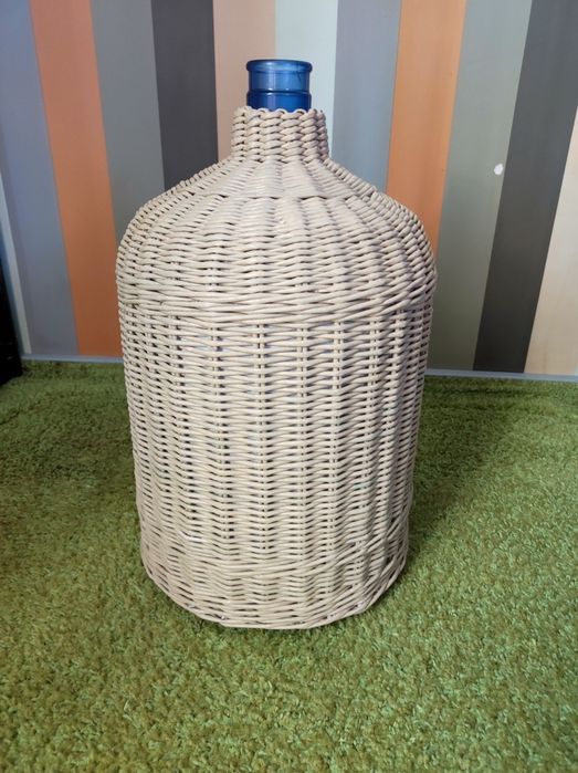 Плетений футляр на бутиль для води