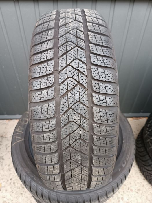 Зимові шини 205/50/17 Pirelli Sottozero 3