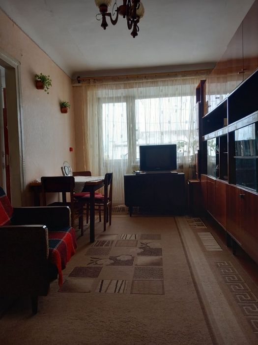 Продається квартира хрущовка 43.2 м.кв. недалеко від центру