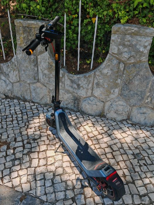 Trotinete elétrica NIU KQi300x