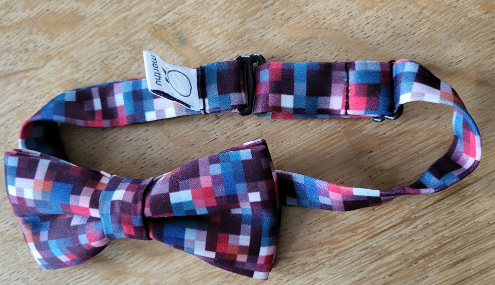 Elegancka muszka Marthu pixel dla dziecka