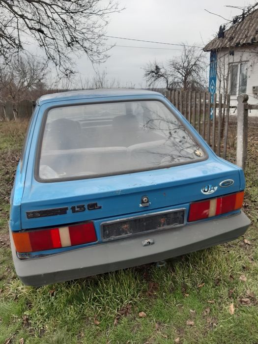 Авто Форд ескорт