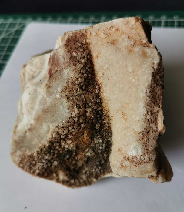 Agat księżycowy z Namibi