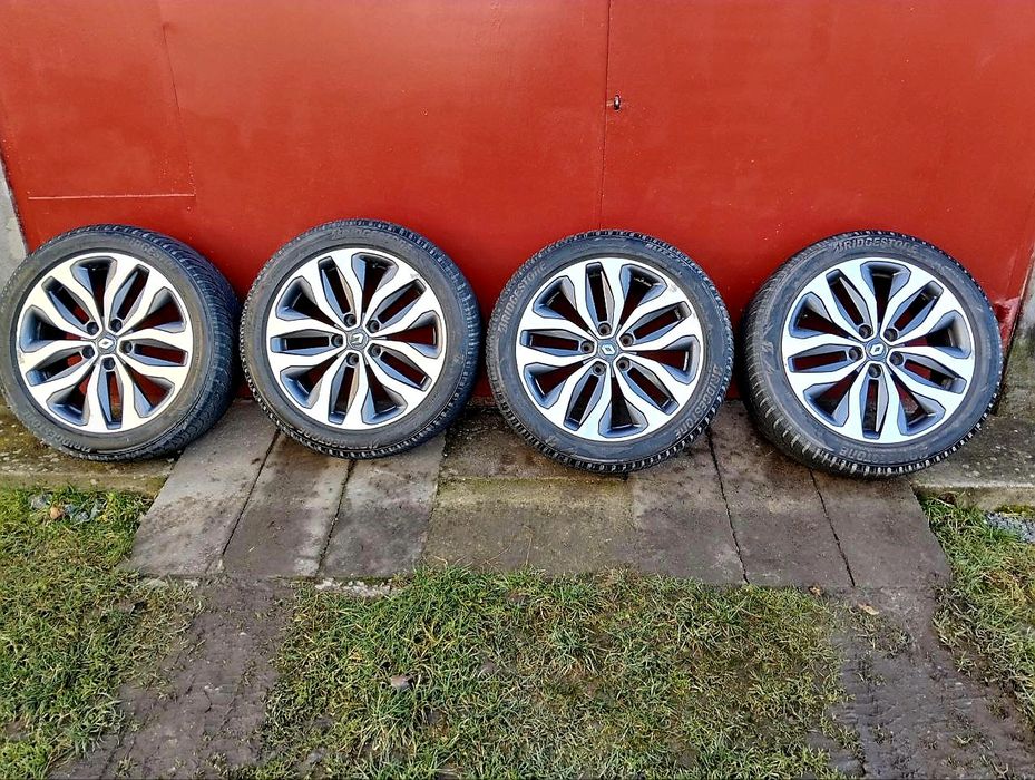 Колеса Renault диски з шинами Bridgestone Blizzak LM005 245/45 R18