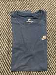 t shirt nike azul escura, tamanho s