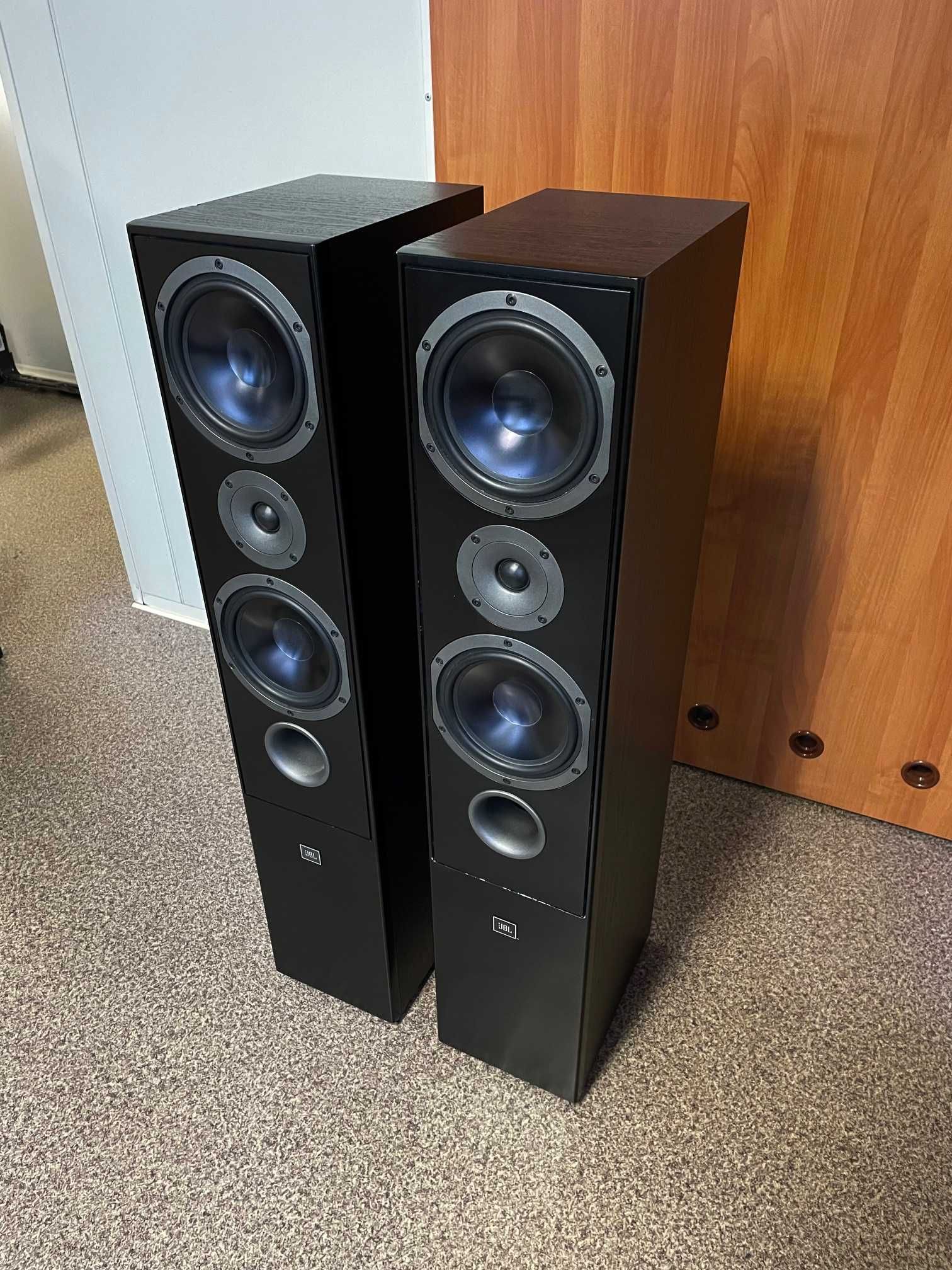 Kolumny podłogowe JBL / CANTON LE700
