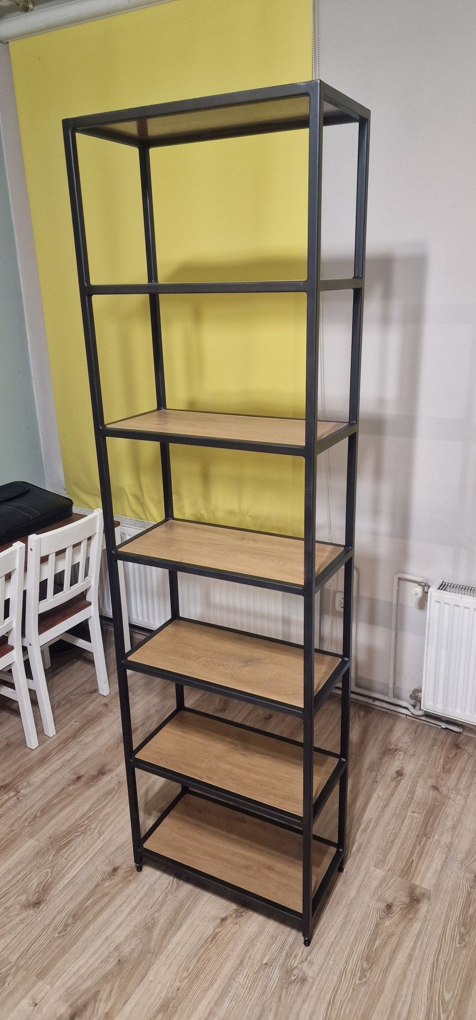 Regał w stylu loft