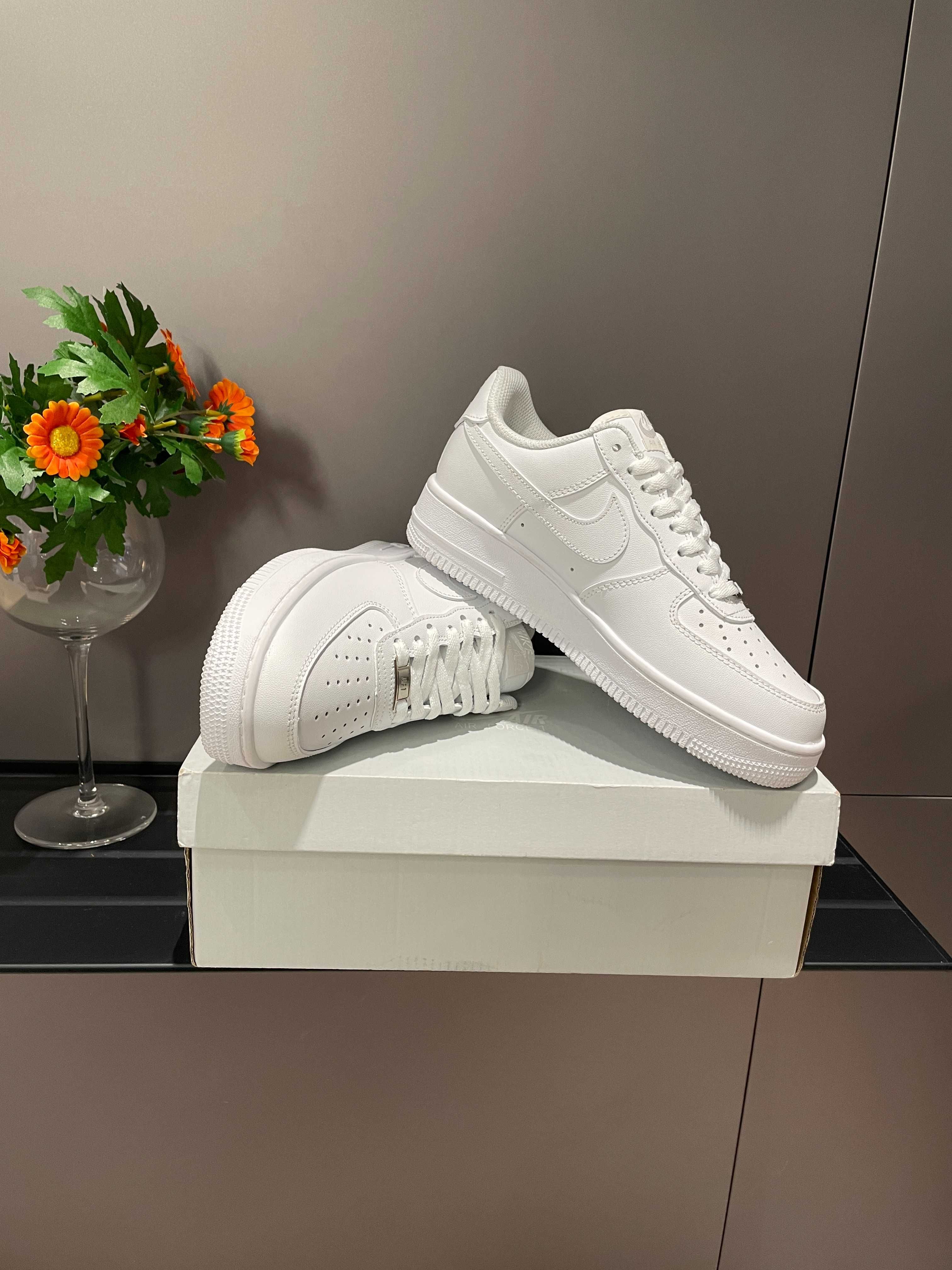 Nowy Nike AirForce1Low White Moda Rozmiar.43