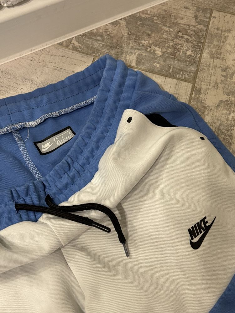 Шорти nike tech fleece найк теч флис