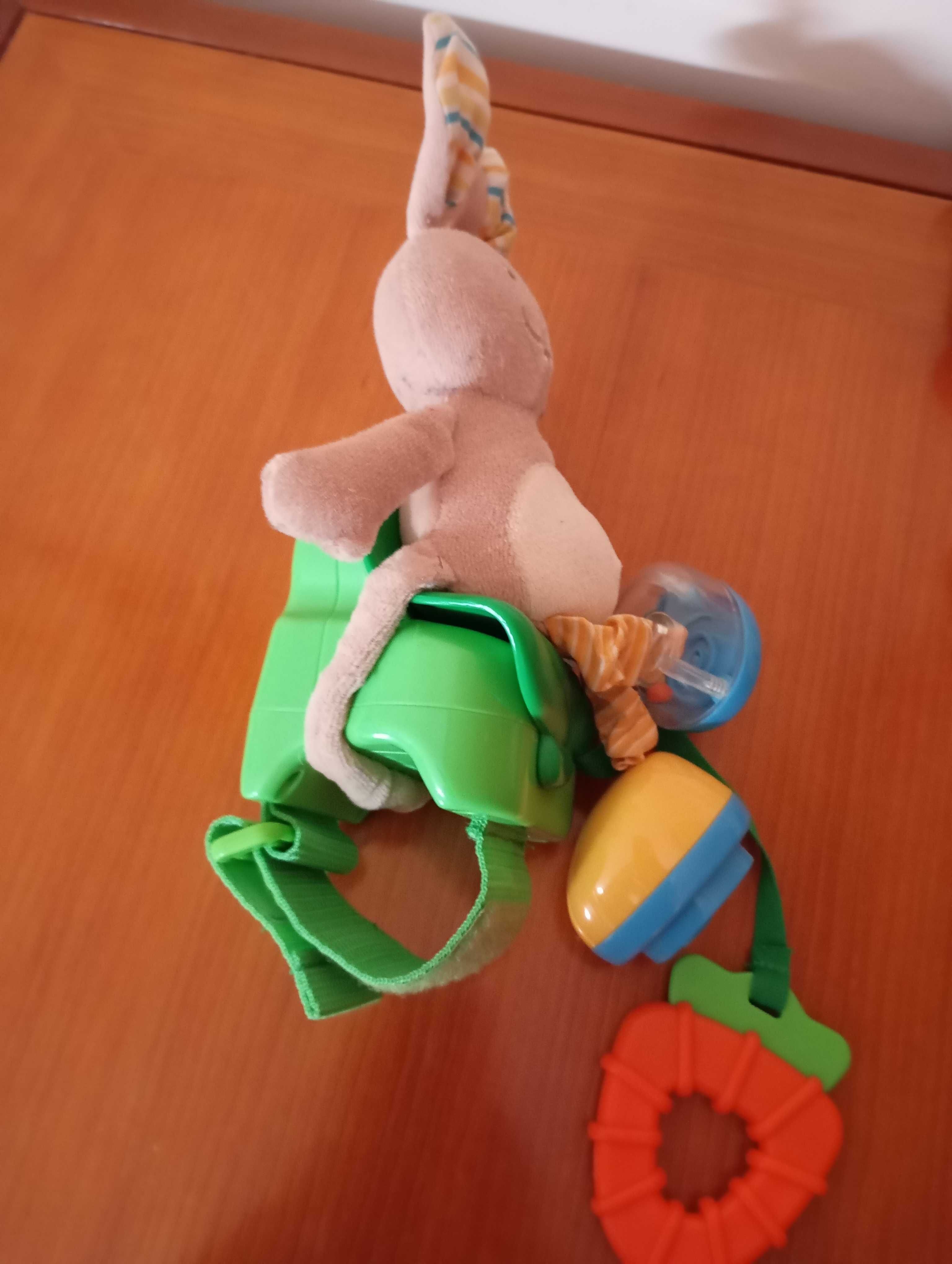 4 brinquedos para bebé
