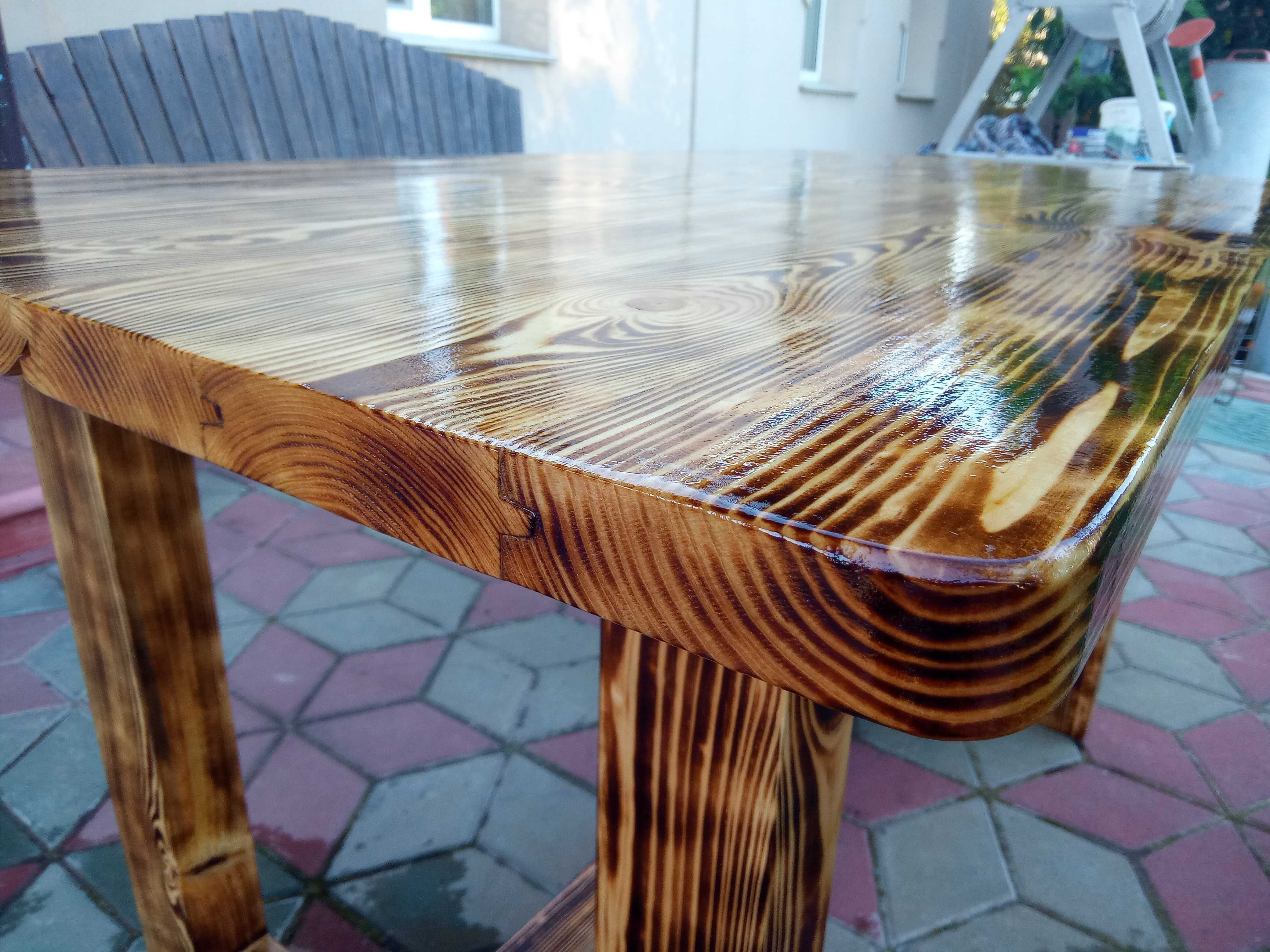 Великий дерев'яний стіл в бесідку - стол з масиву дерева лакований