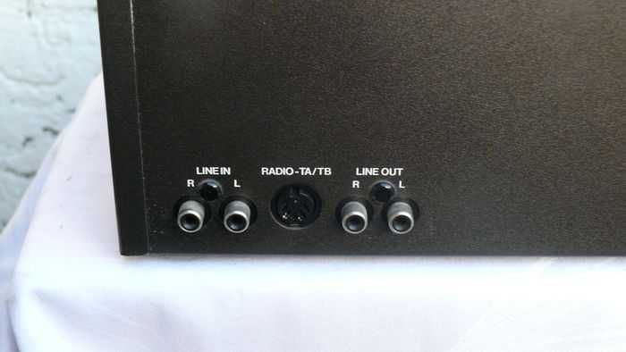 2 aparelhos - Amplificador  e Leitor de cassetes