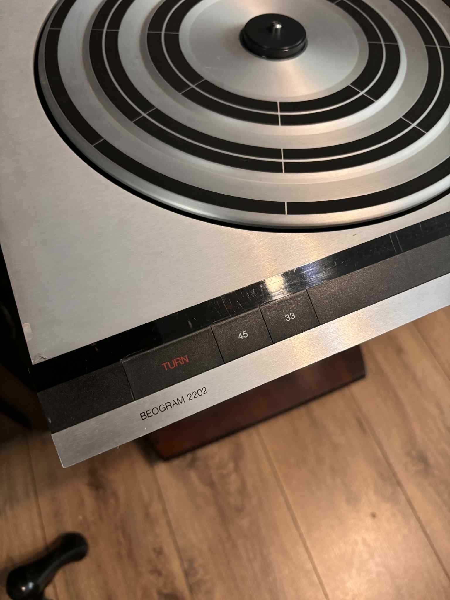 Gramofon Bang & Olufsen Beogram 2202