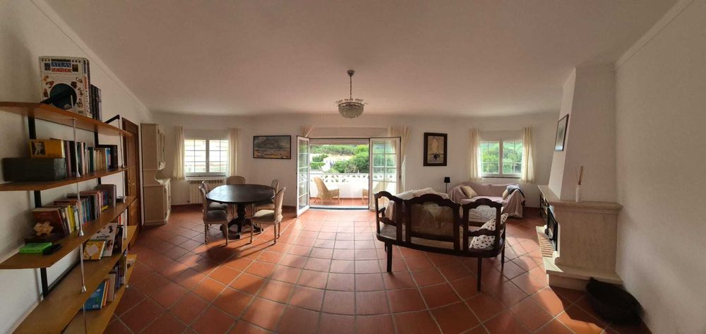 Apartamento T3 com vista para o mar num condomínio com piscina