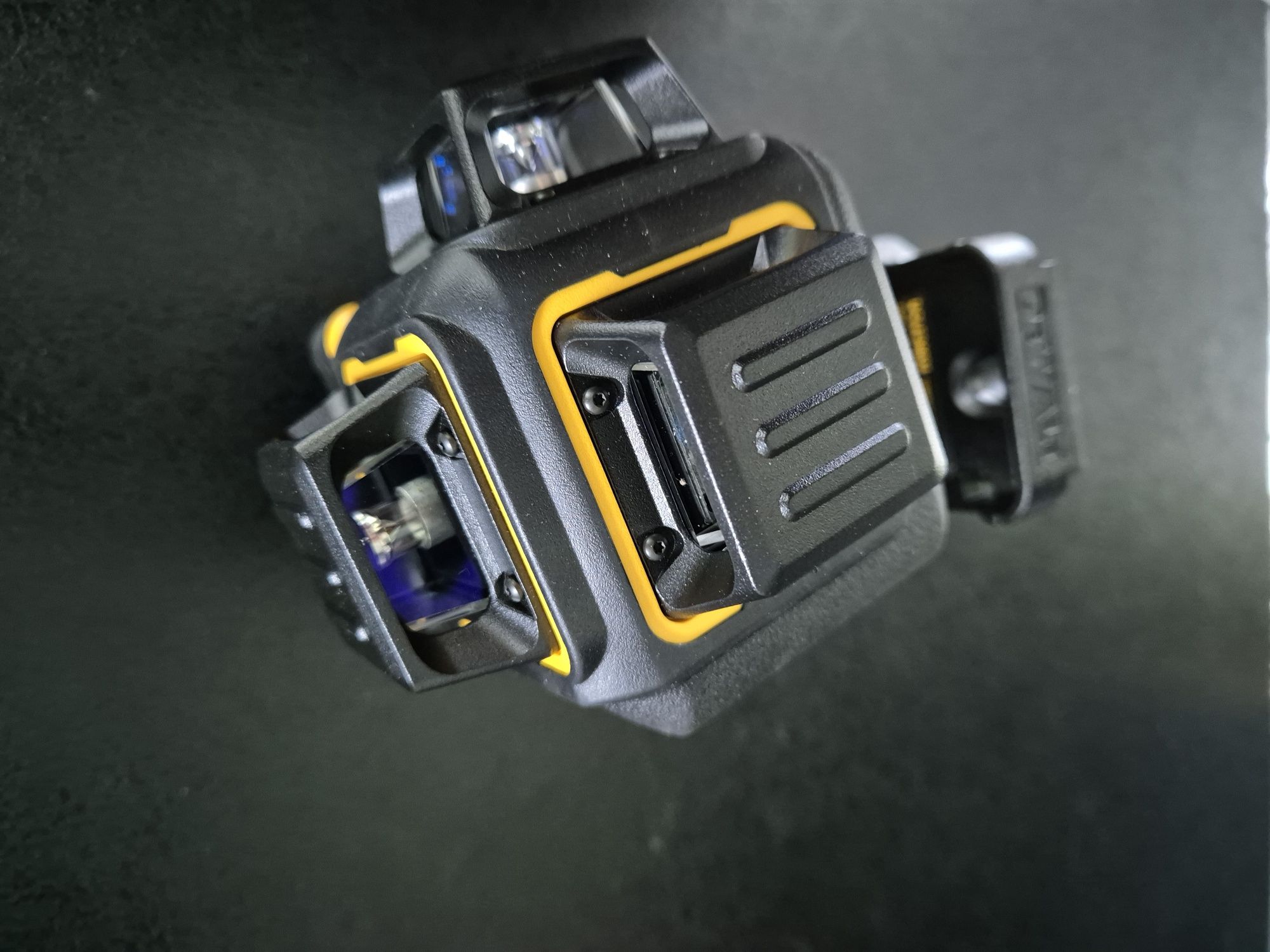 Laser liniowy krzyżowy zielony 3x360 DEWALT DCLE34031 oryginał NOWY