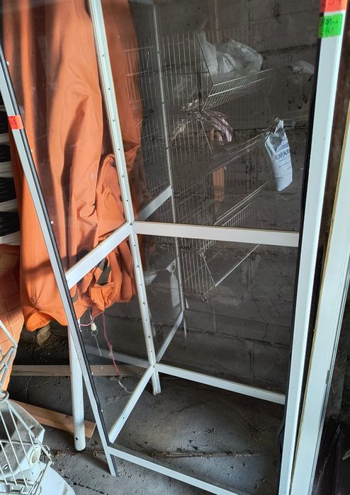 Regał sklepowy przeszklony