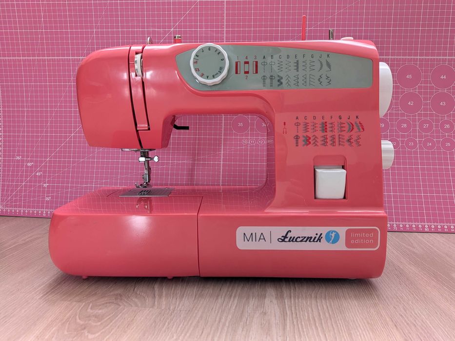 Maszyna do szycia Łucznik Mia różowa