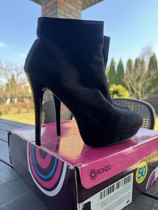 Жіночі ботинки, черевики, ботільони