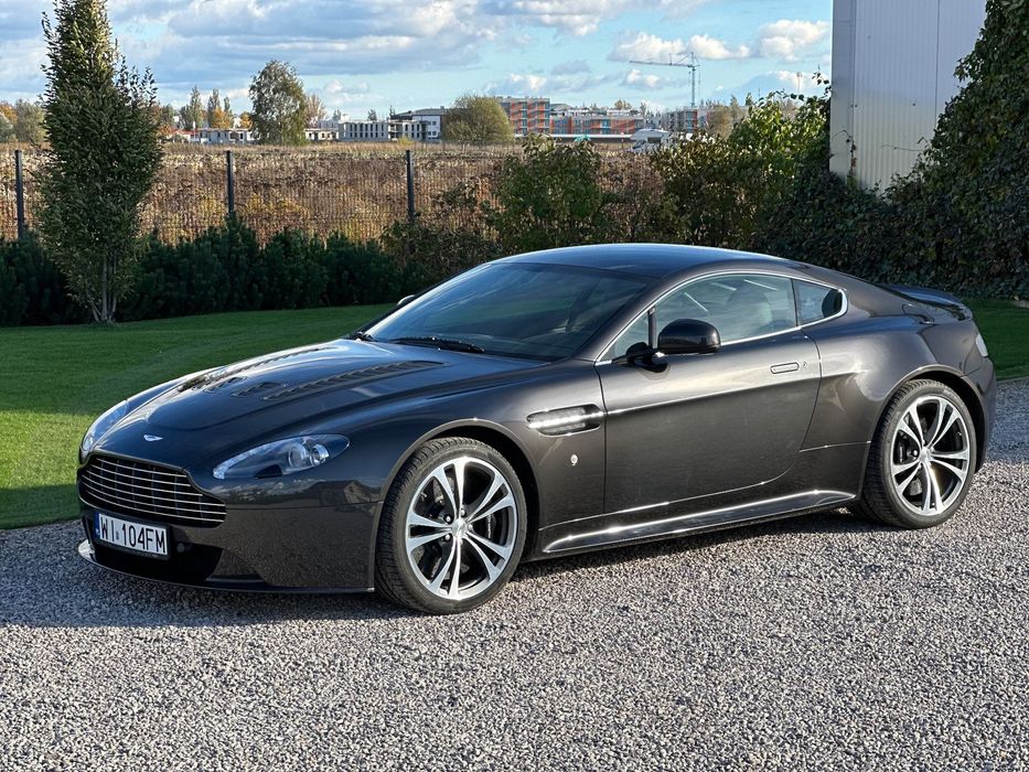 Aston Martin V12 Vantage Salon Polska, 1 z 2 egzemplarzy, 517 KM, Manual, 39.000 km, unikar