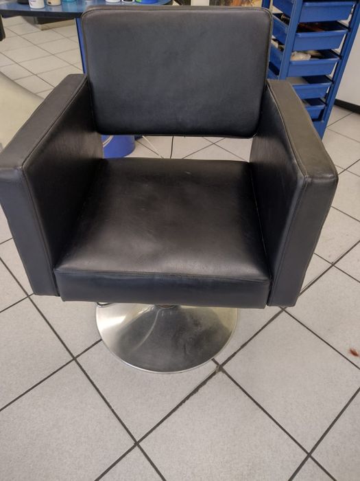 Wyposażenie salonu fryzjerskiego Sprzedam