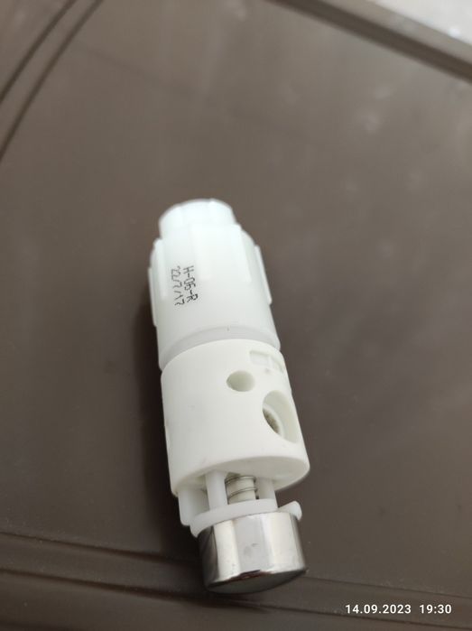 Мікроліфт для сидіння Cercanit Carina правий