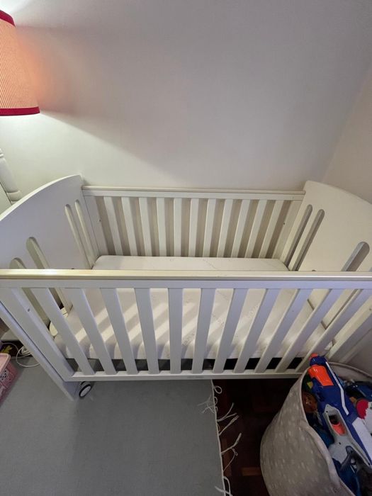 Cama para bebe e colchao