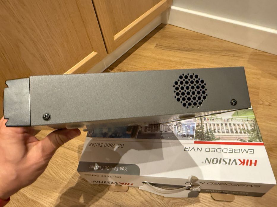 Rejestrator Hikvision DS-7604NI-K1