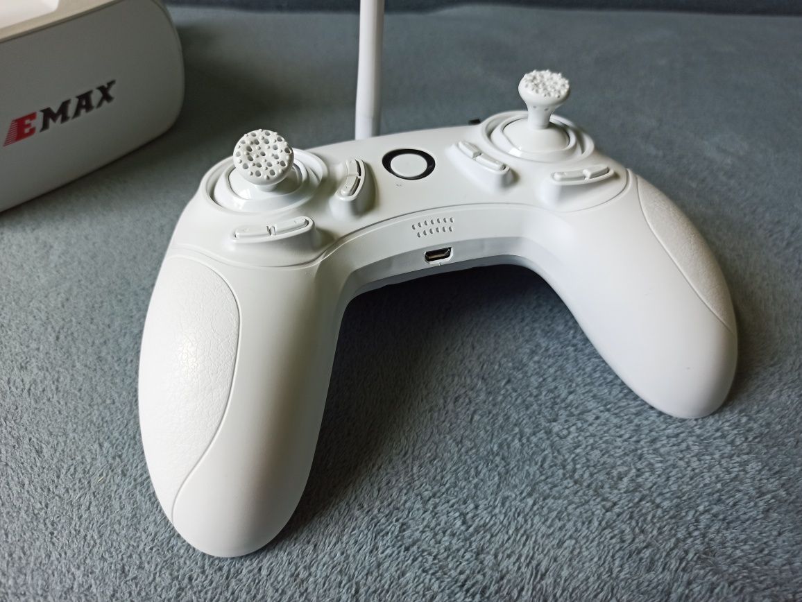 EMAX Tinyhawk II (Gogle, transmiter, śmigła)