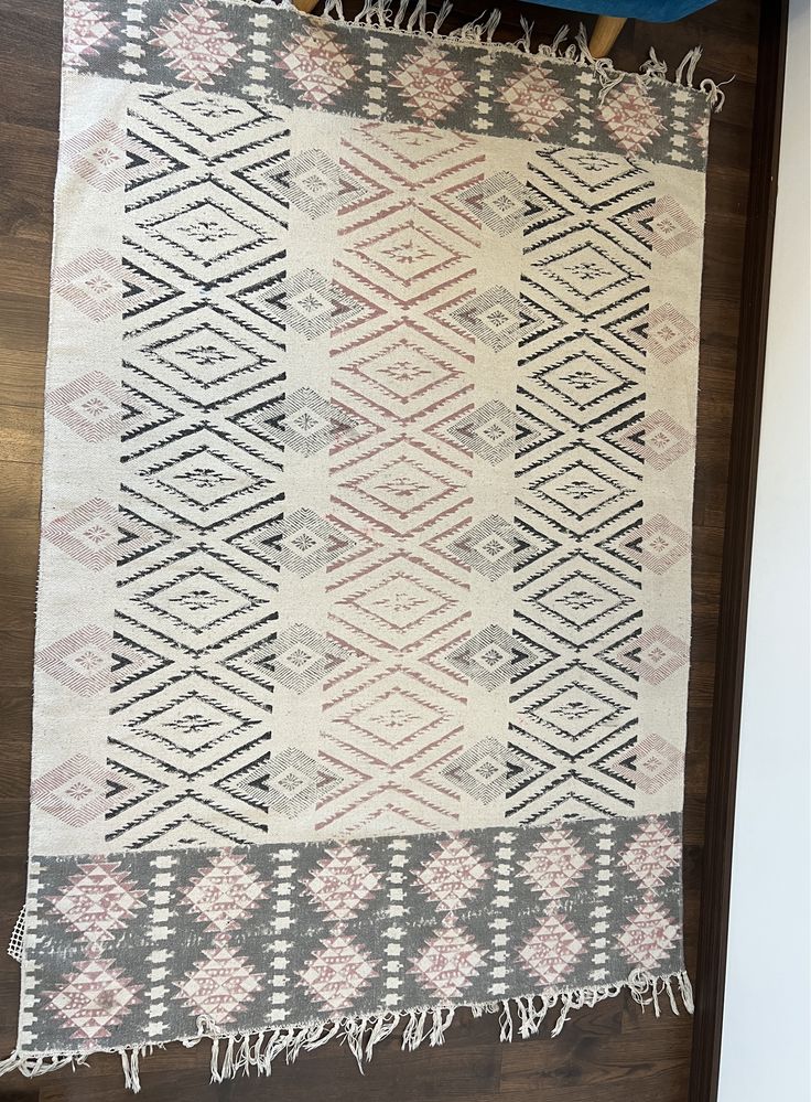 Bawełniany dywan 128x 184 z fredzlami