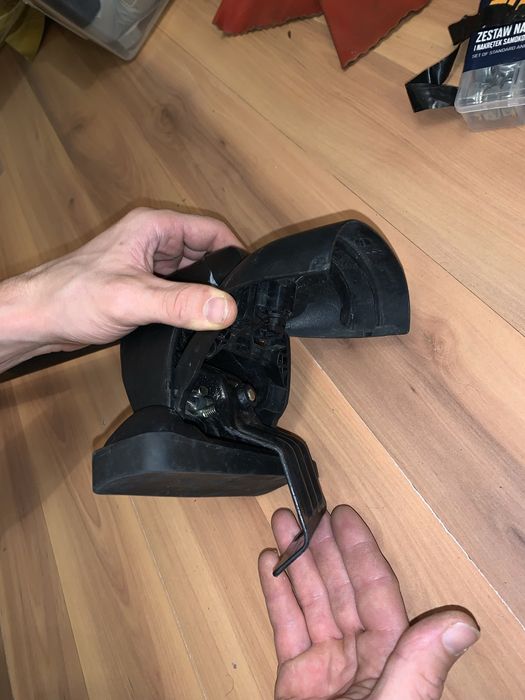Belki relingi bagażnik dachowy Mont Blanc VW Golf 3dr