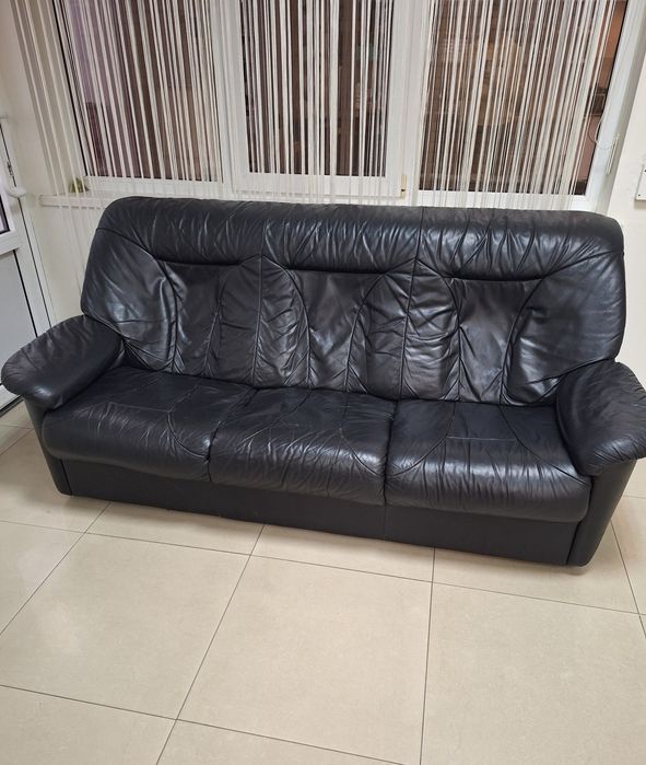Диван шкіряний чорний