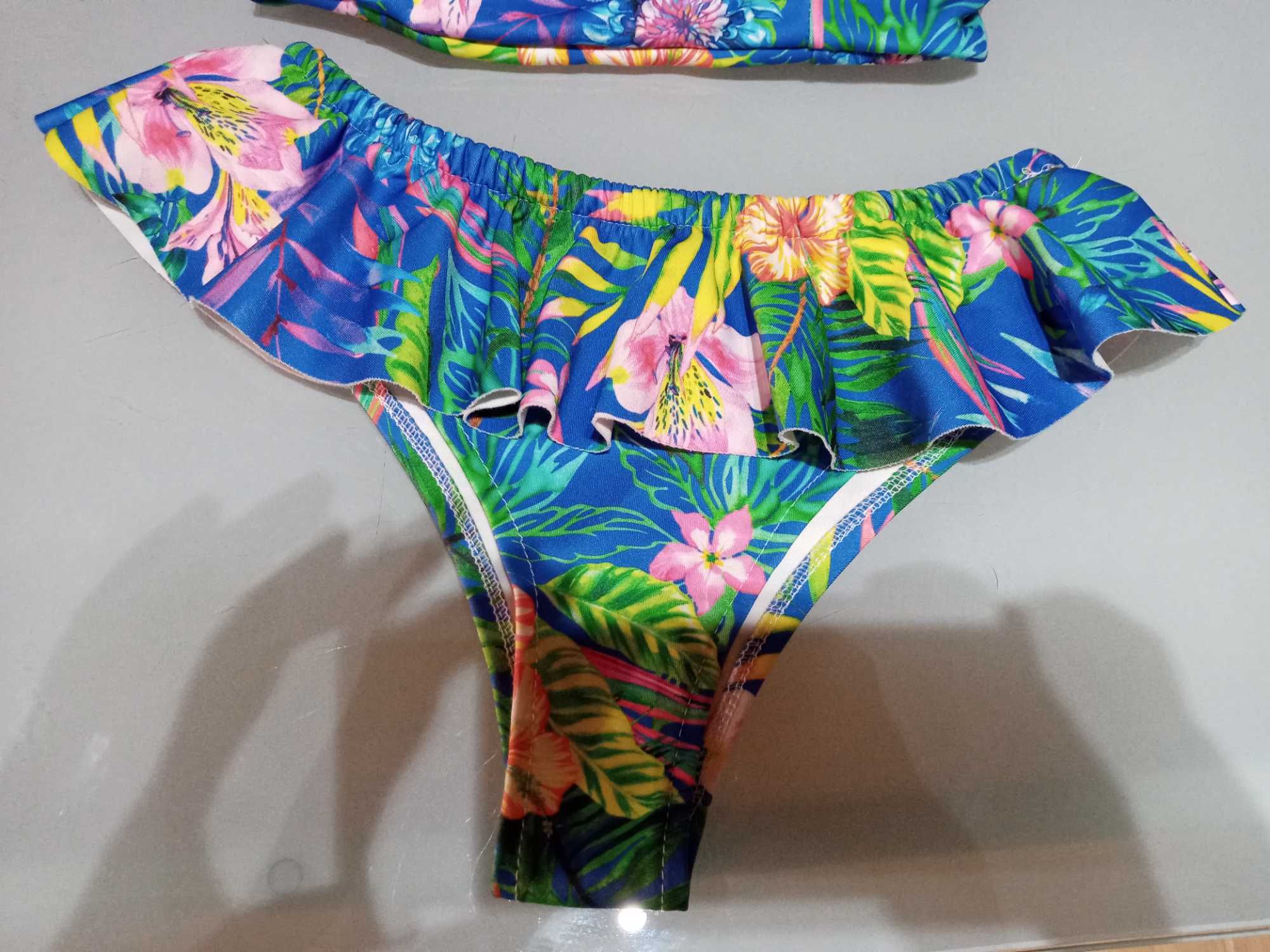 Bikini moda brasileira. Tamanho S/M forrado e com enchimento no peito