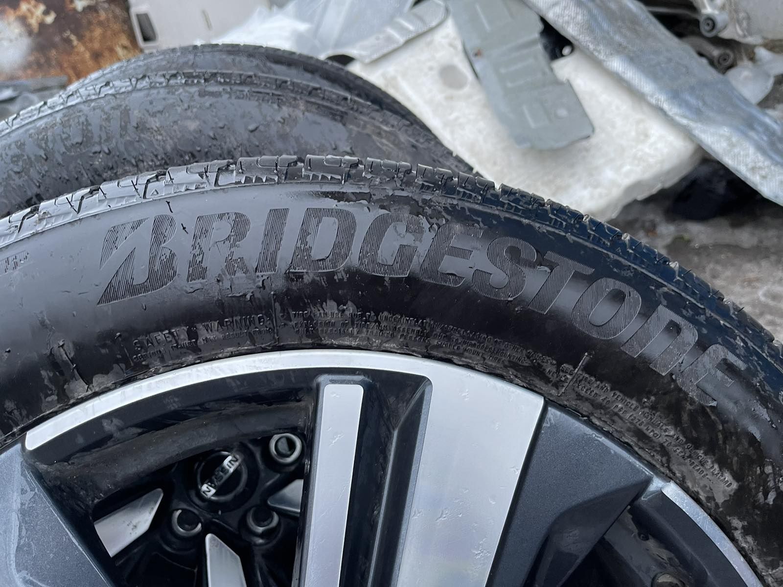 Диски в сборе с резиной Nissan Rogue T 33 21г R19