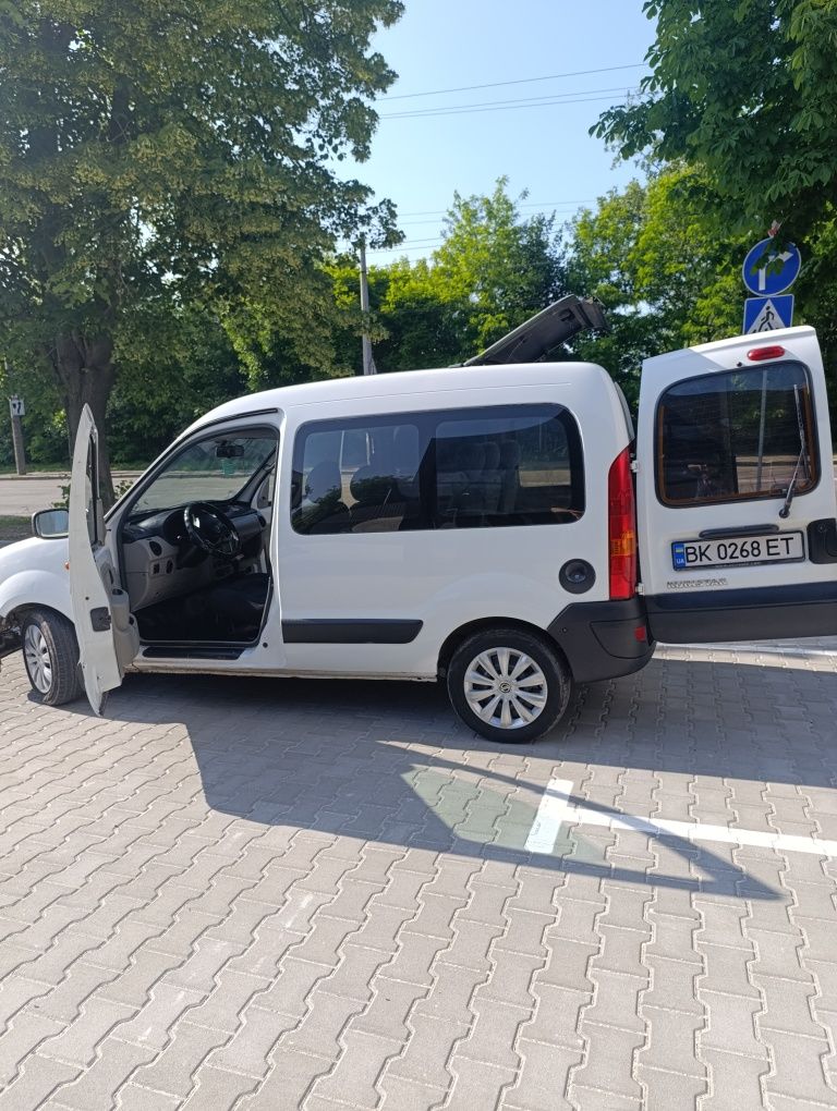 Продам Нісан кубістар