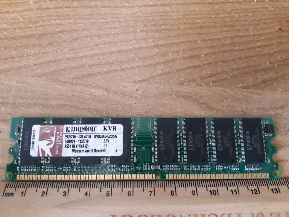 Placa RAM 512 mb da marca KINGSTON para computador fixo