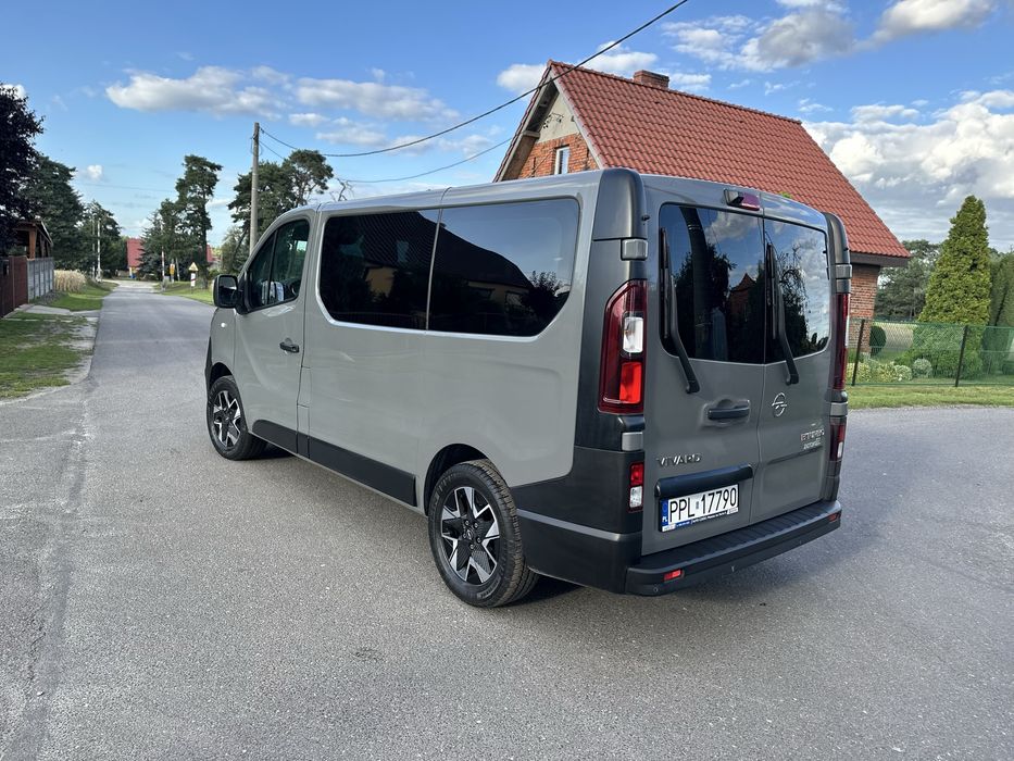Opel Vivaro 8 osób Bezwypadkowy